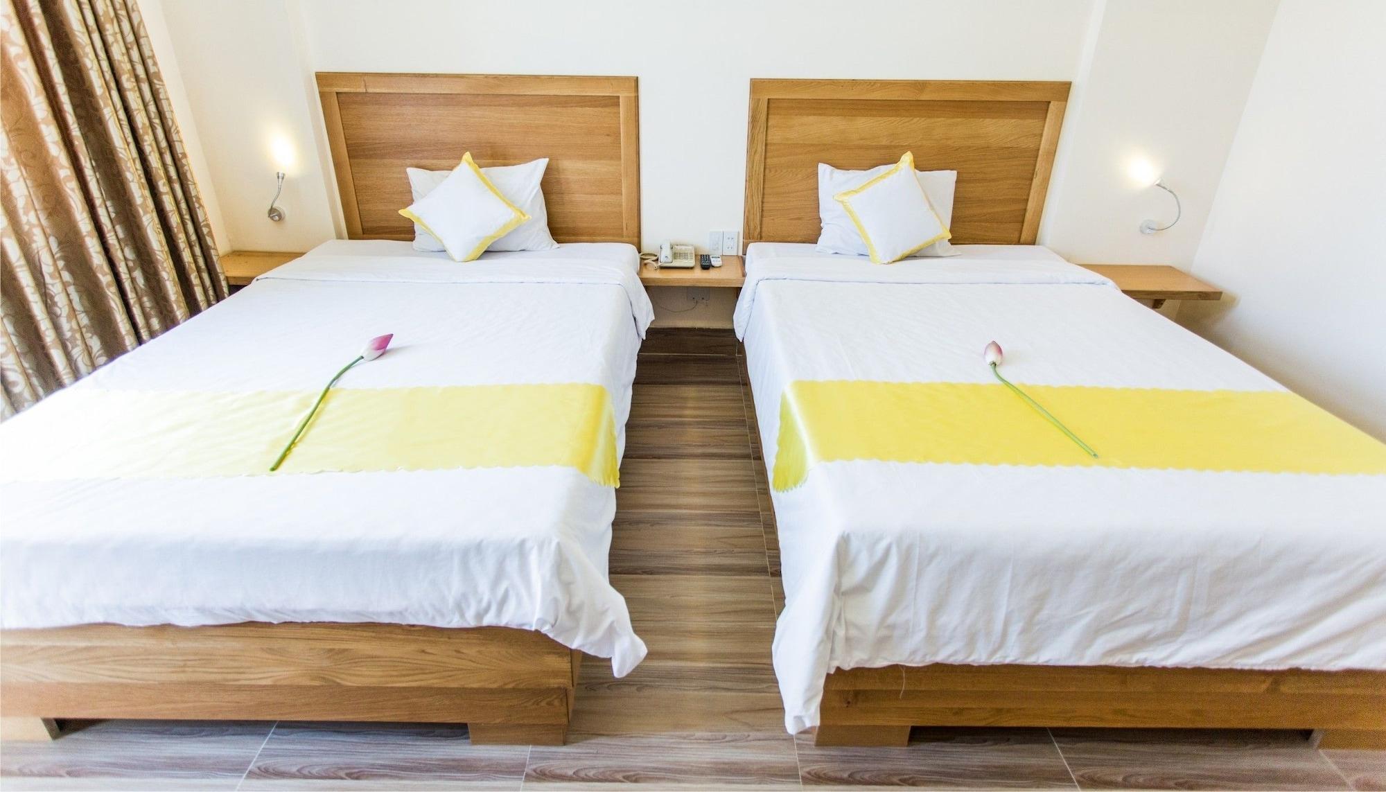 Hoang Yen Hotel 2 Quy Nhon Exterior photo