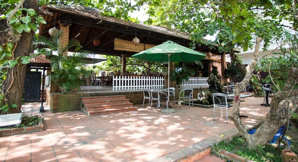 Hoang Yen Hotel 2 Quy Nhon Exterior photo